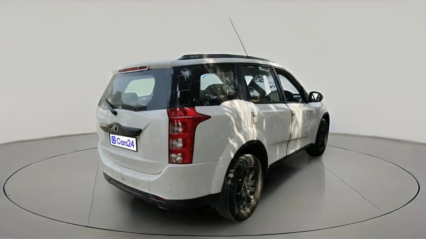 2017 Mahindra XUV500 W6, Diesel, Manual, 75,402 km, exterior