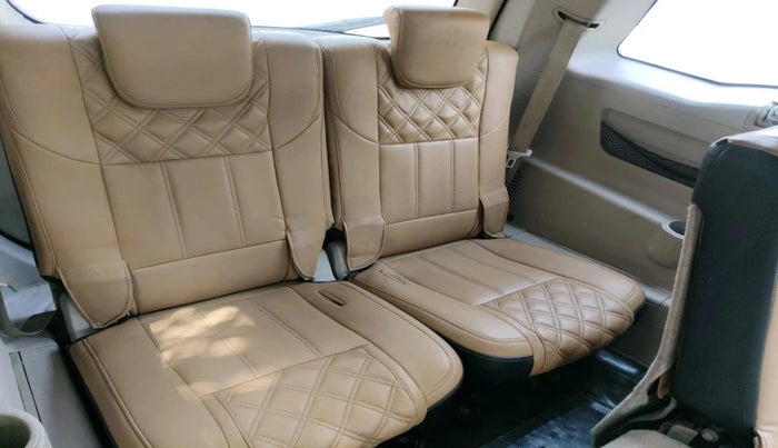 2017 Mahindra XUV500 W6, Diesel, Manual, 75,402 km, interior