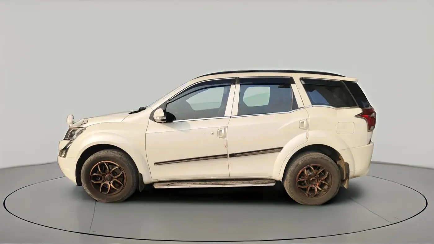 2019 Mahindra XUV500 W3, Diesel, Manual, 1,96,120 km, exterior