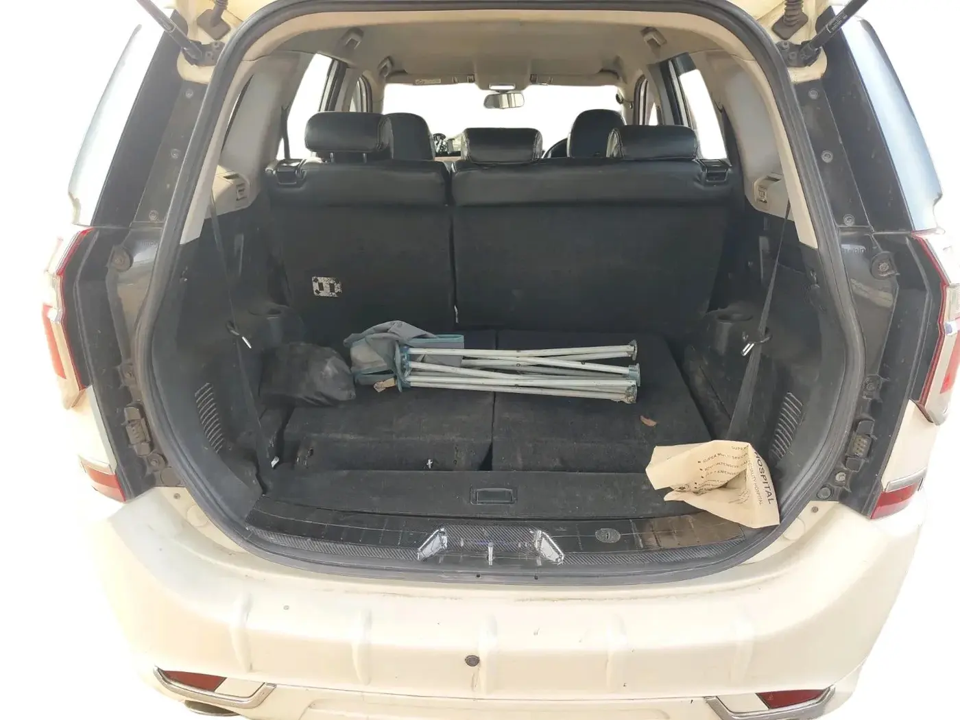 2019 Mahindra XUV500 W3, Diesel, Manual, 1,96,120 km, exterior