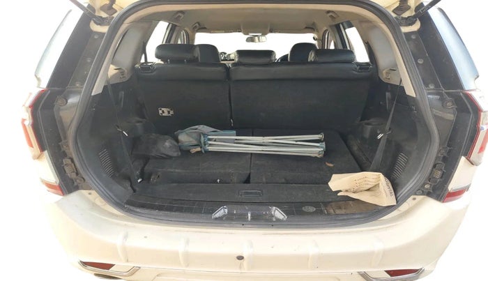 2019 Mahindra XUV500 W3, Diesel, Manual, 1,96,120 km, exterior