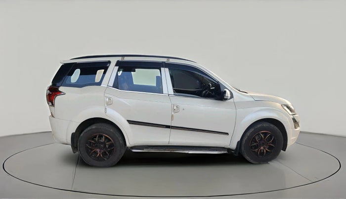 2019 Mahindra XUV500 W3, Diesel, Manual, 1,96,120 km, exterior