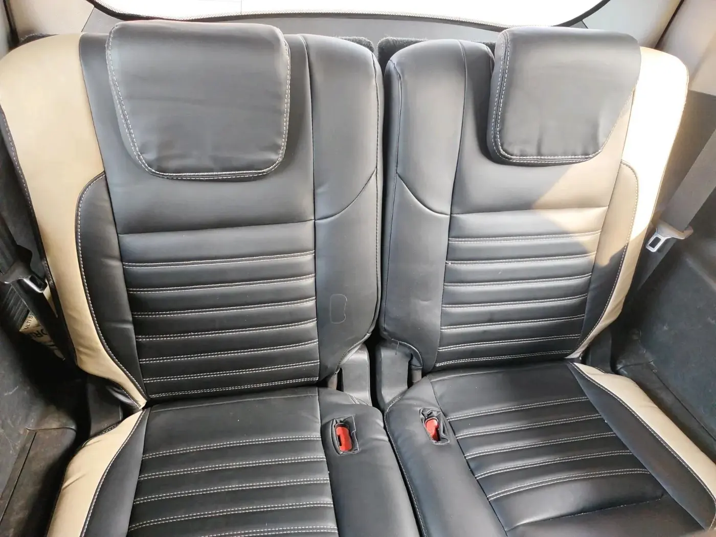 2019 Mahindra XUV500 W3, Diesel, Manual, 1,96,120 km, interior
