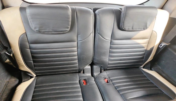 2019 Mahindra XUV500 W3, Diesel, Manual, 1,96,120 km, interior