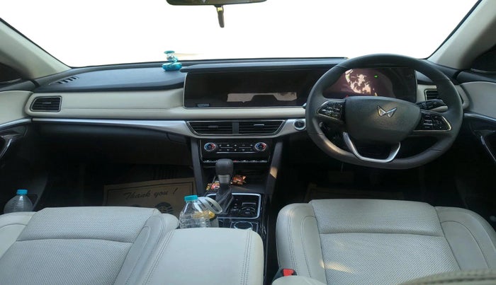 2025 Mahindra XUV700 AX 7 LUXURY D AT 7 STR, Diesel, Automatic, 3,236 km, interior