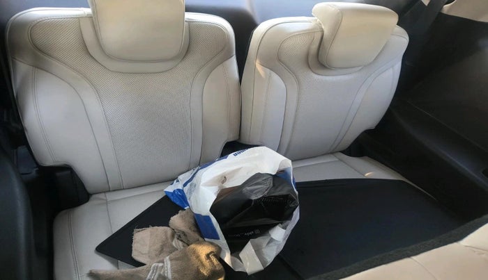 2025 Mahindra XUV700 AX 7 LUXURY D AT 7 STR, Diesel, Automatic, 3,236 km, interior