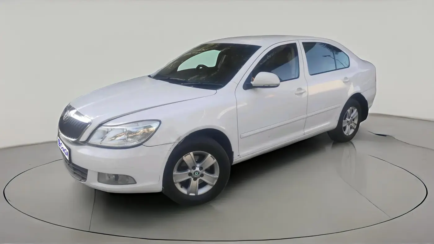 2013 Skoda Laura AMBITION 2.0 TDI CR MT, Diesel, Manual, 1,25,501 km, exterior