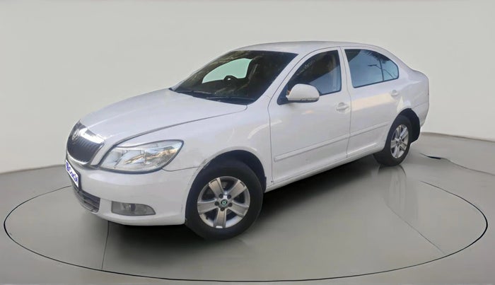 2013 Skoda Laura AMBITION 2.0 TDI CR MT, Diesel, Manual, 1,25,501 km, exterior