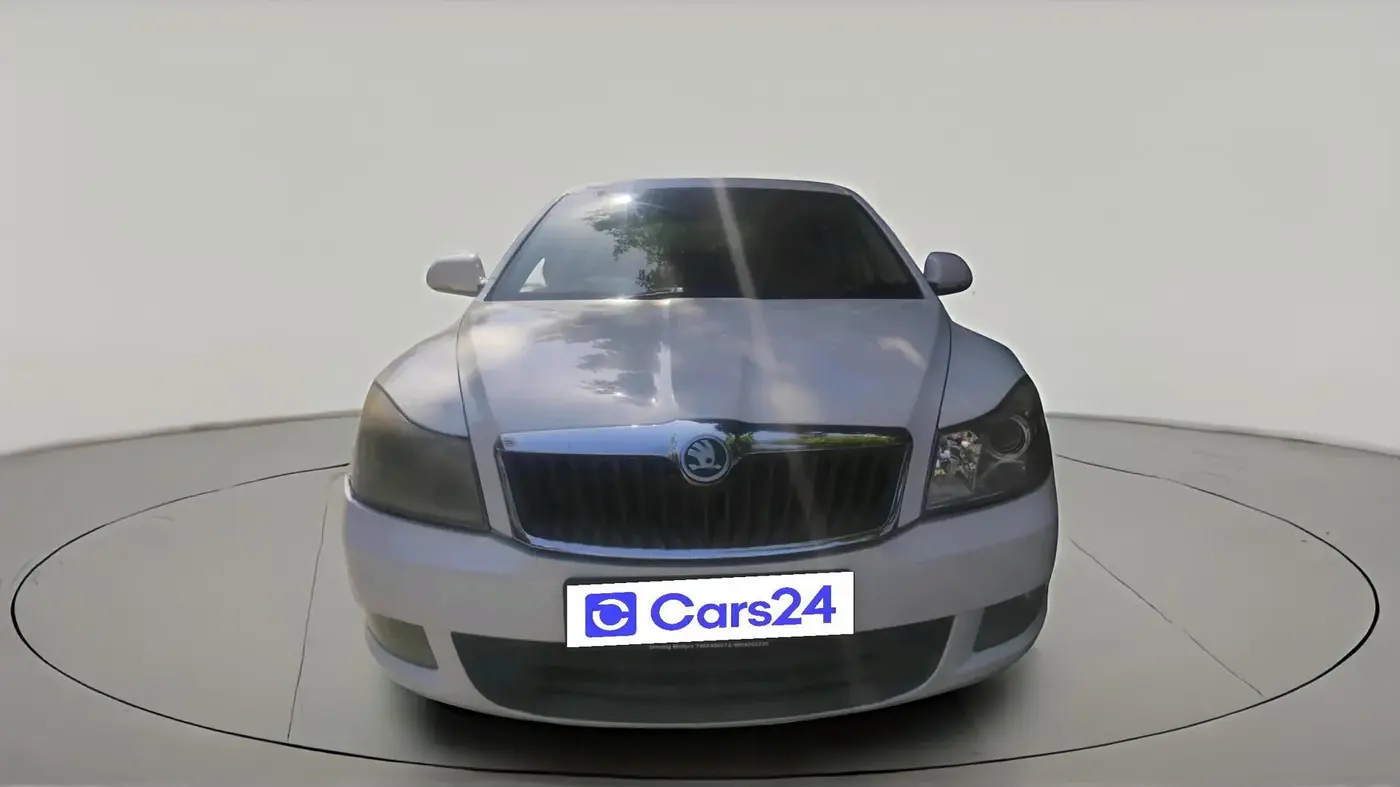 2013 Skoda Laura AMBITION 2.0 TDI CR MT, Diesel, Manual, 1,25,501 km, exterior