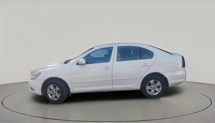 2013 Skoda Laura AMBITION 2.0 TDI CR MT, Diesel, Manual, 1,25,501 km, exterior