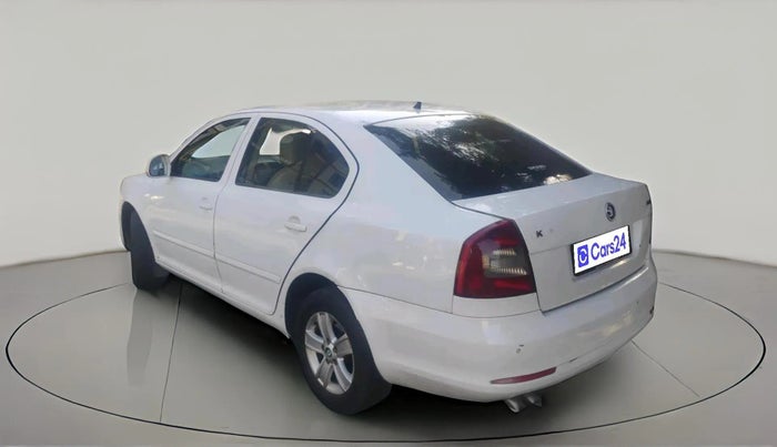 2013 Skoda Laura AMBITION 2.0 TDI CR MT, Diesel, Manual, 1,25,501 km, exterior