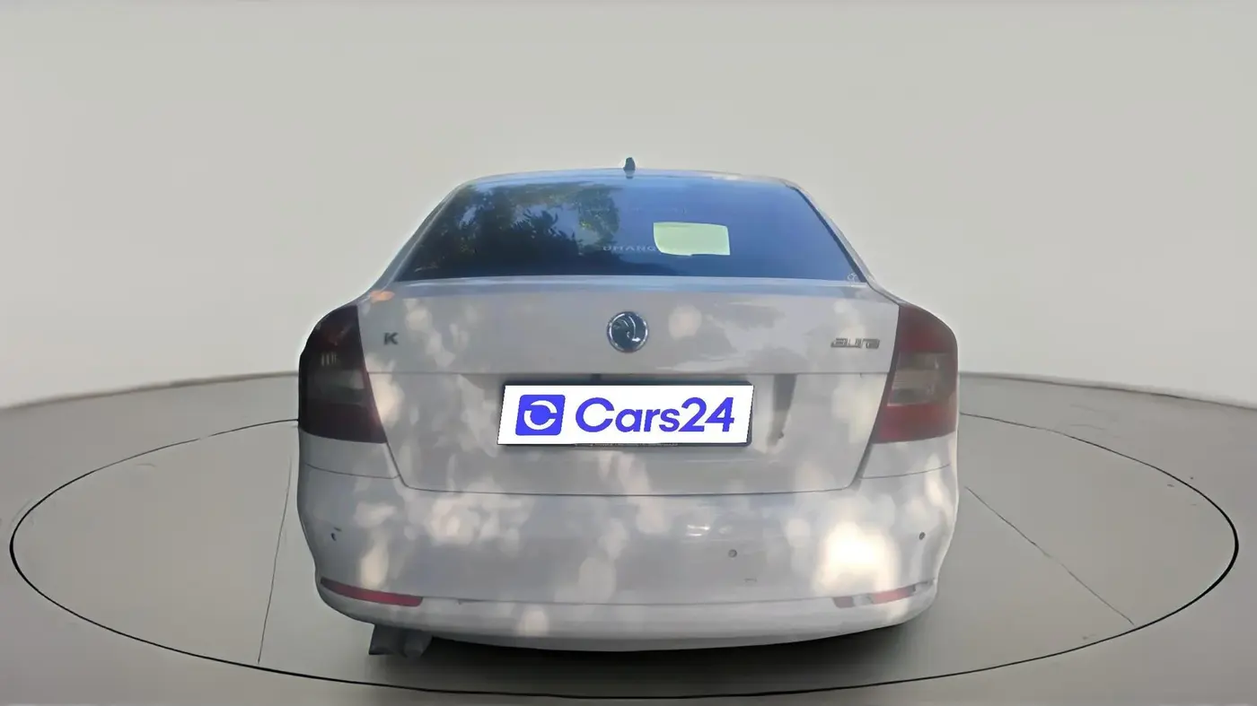 2013 Skoda Laura AMBITION 2.0 TDI CR MT, Diesel, Manual, 1,25,501 km, exterior