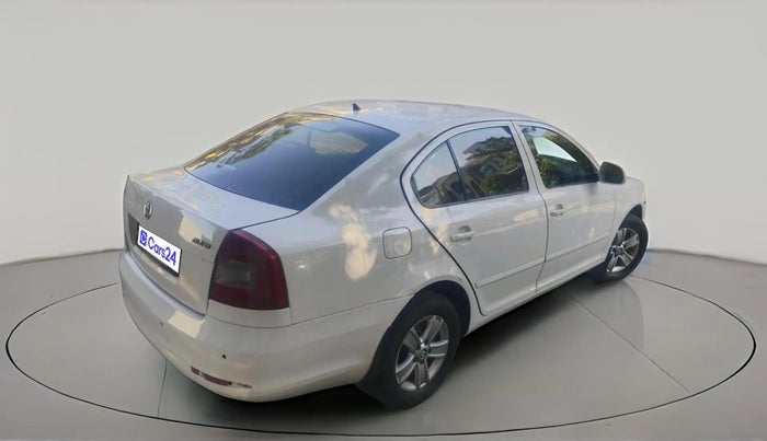 2013 Skoda Laura AMBITION 2.0 TDI CR MT, Diesel, Manual, 1,25,501 km, exterior