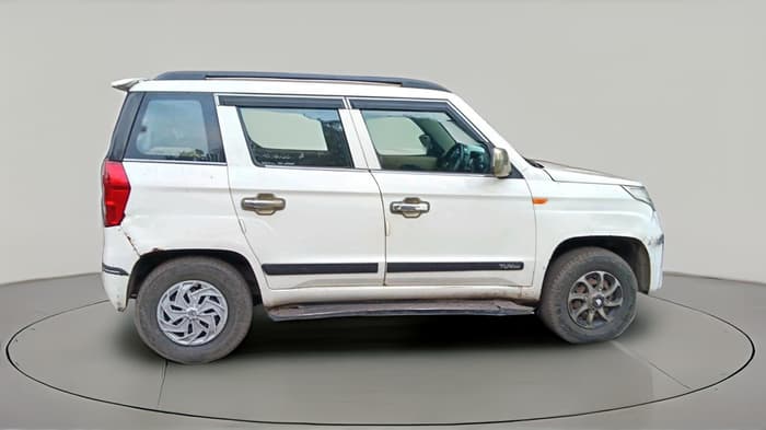 2017 Mahindra TUV300 T6 PLUS, Diesel, Manual, 1,42,915 km, exterior