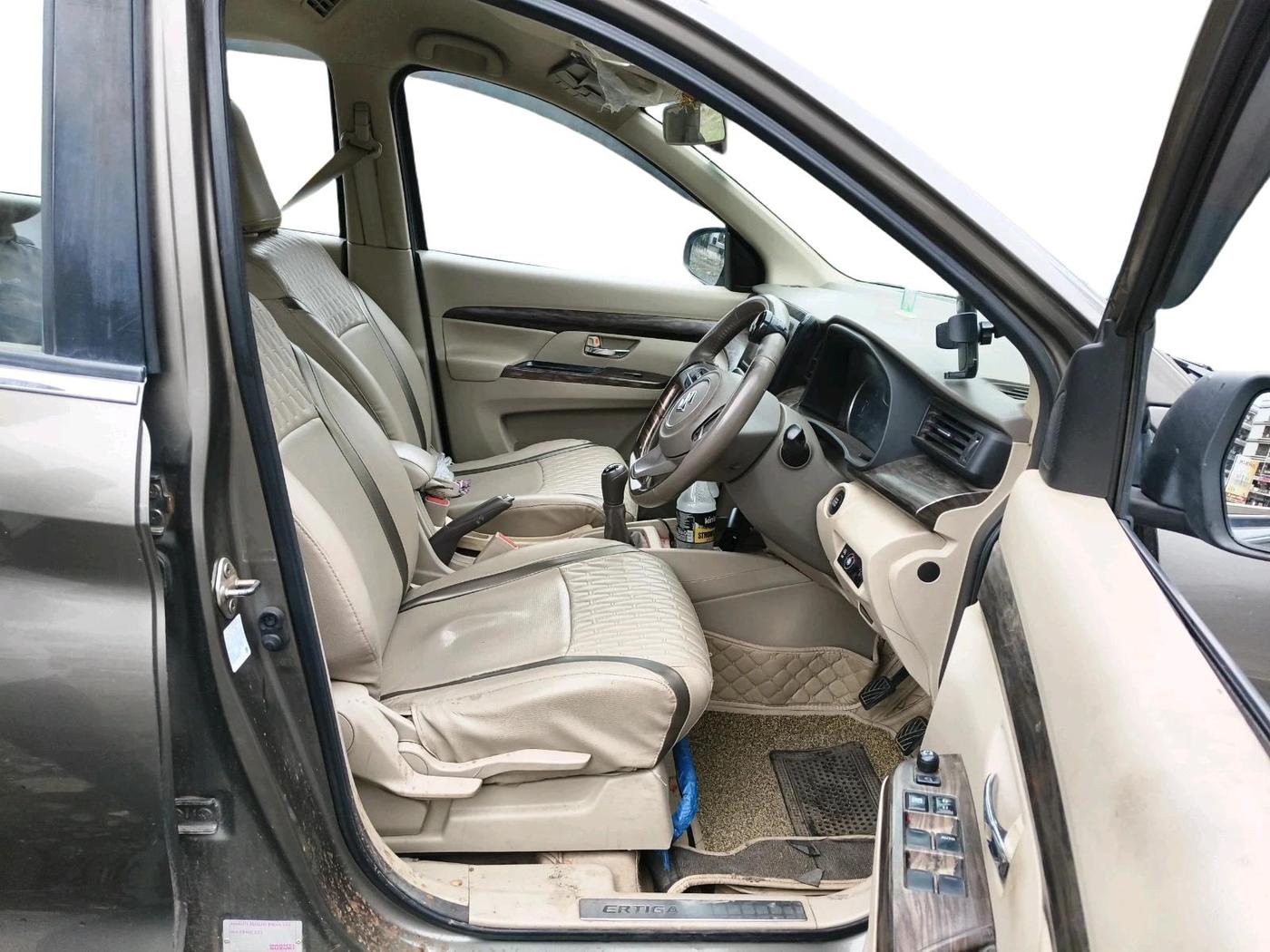 2021 Maruti Ertiga ZXI+ SHVS, CNG, Manual, 97,705 km, interior