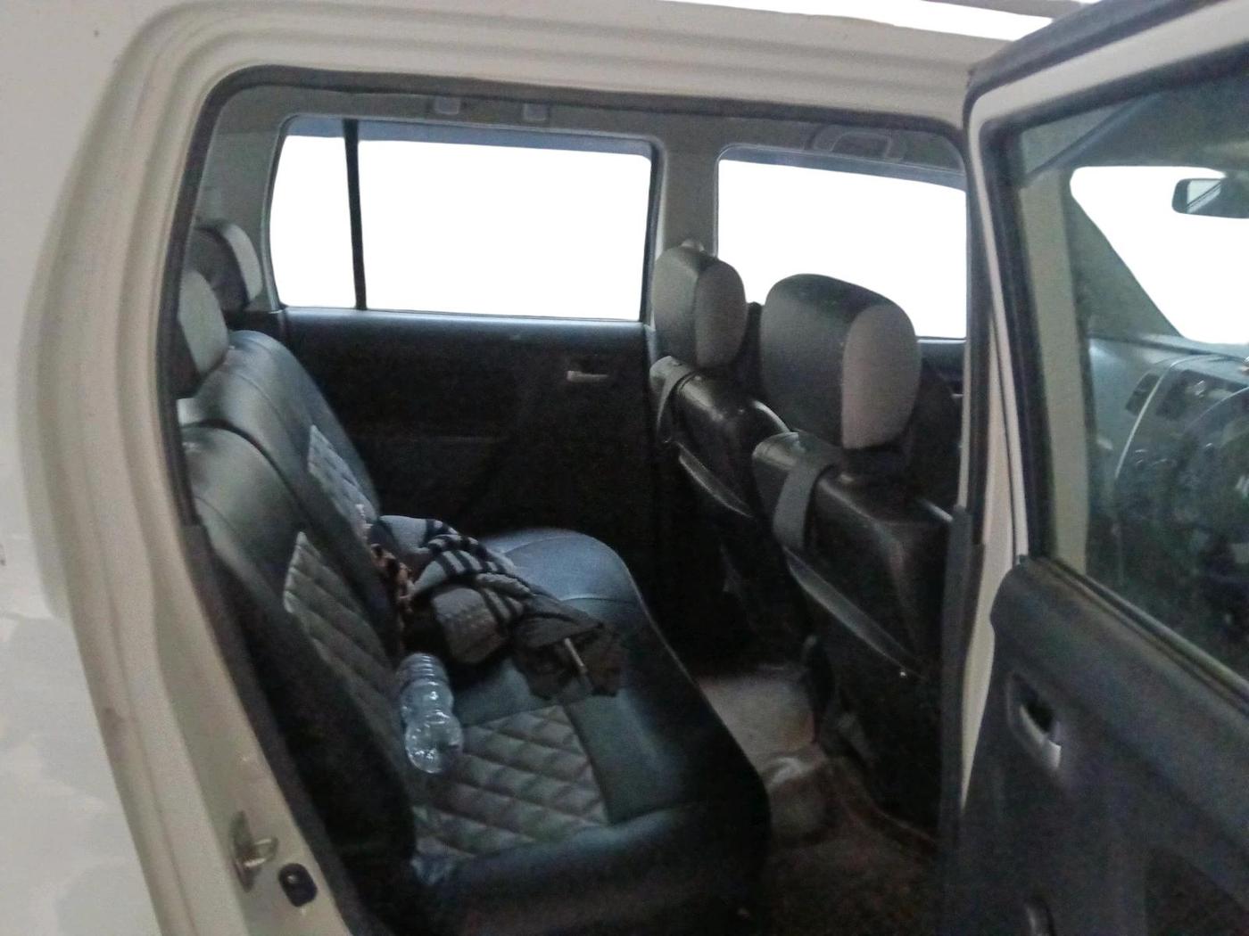 2012 Maruti Wagon R 1.0 LXI, Petrol, Manual, 57,364 km, interior
