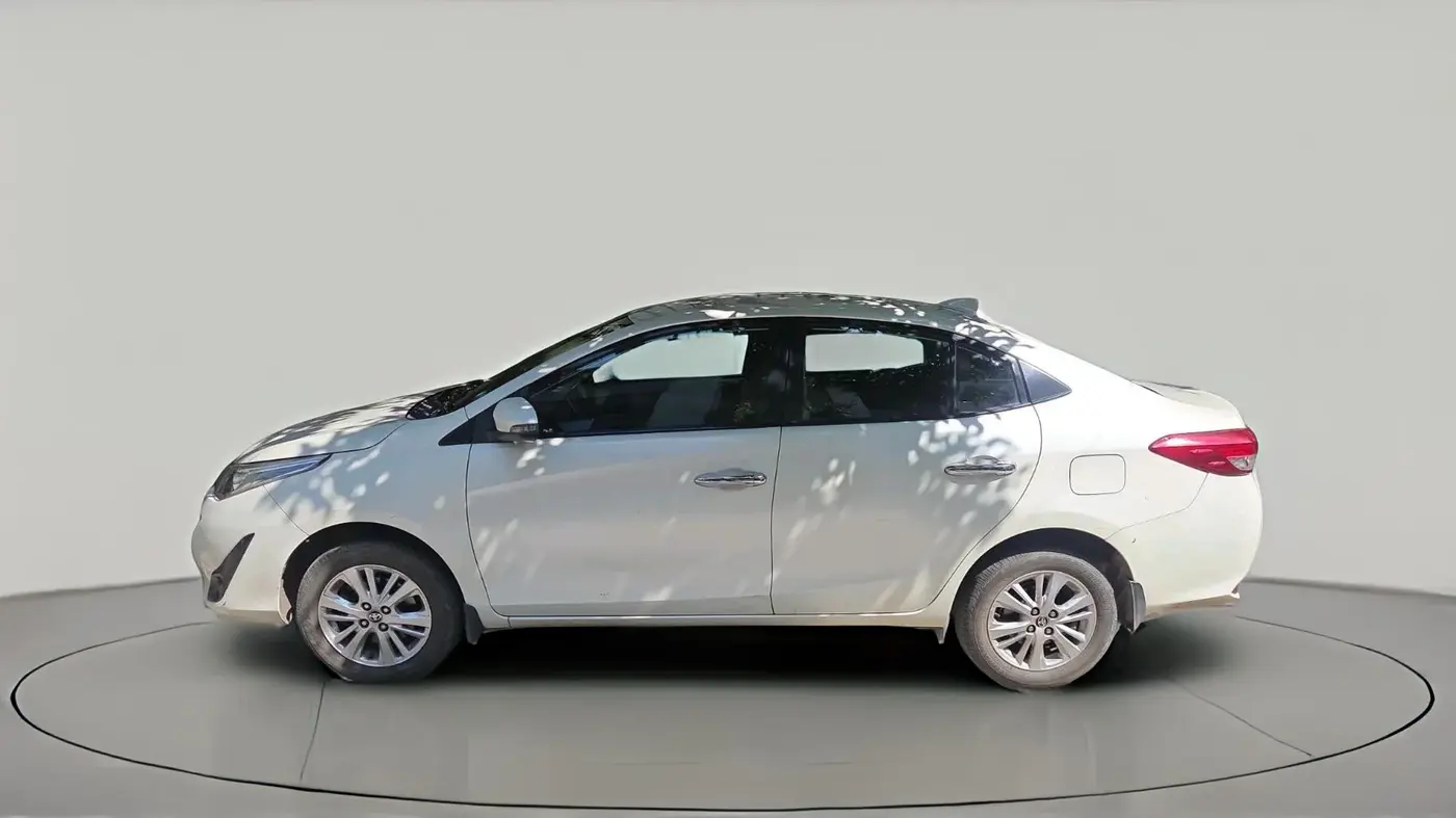 2018 Toyota YARIS VX CVT, Petrol, Automatic, 42,241 km, exterior