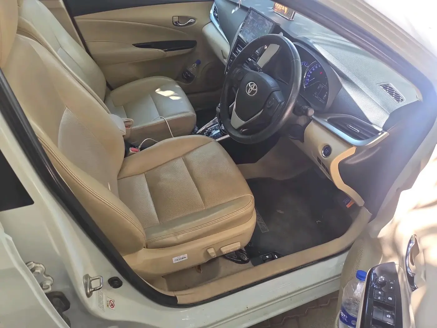 2018 Toyota YARIS VX CVT, Petrol, Automatic, 42,241 km, interior