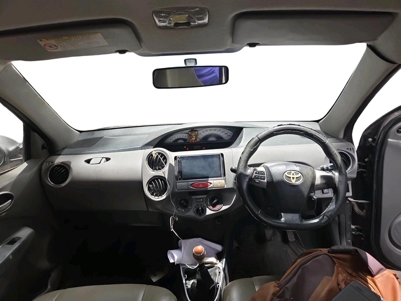 2011 Toyota Etios G, CNG, Manual, 1,22,581 km, interior