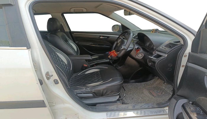2013 Maruti Swift VXI, CNG, Manual, 1,00,640 km, interior