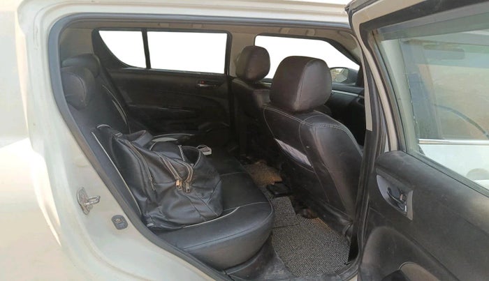 2013 Maruti Swift VXI, CNG, Manual, 1,00,640 km, interior