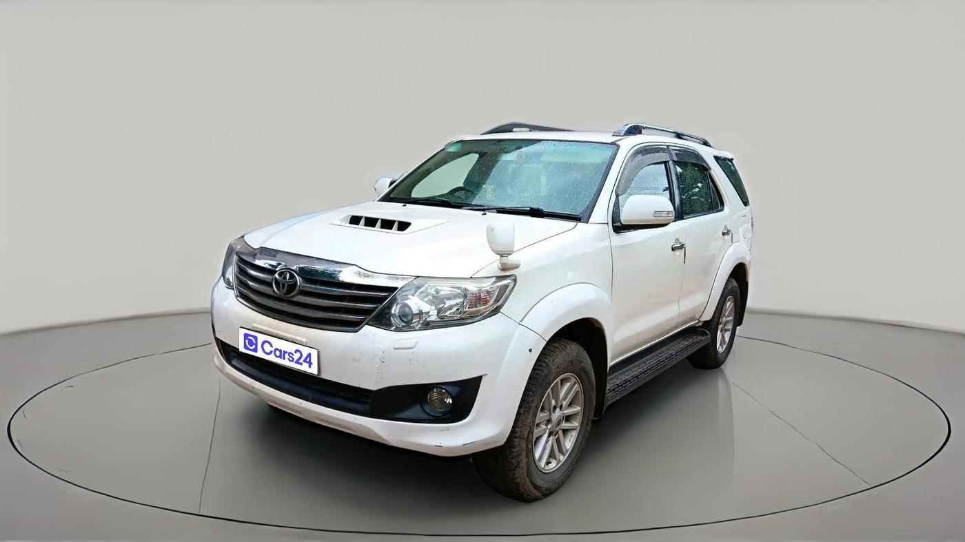 2014 Toyota Fortuner 3.0 4X2 MT, Diesel, Manual, 1,21,377 km, exterior