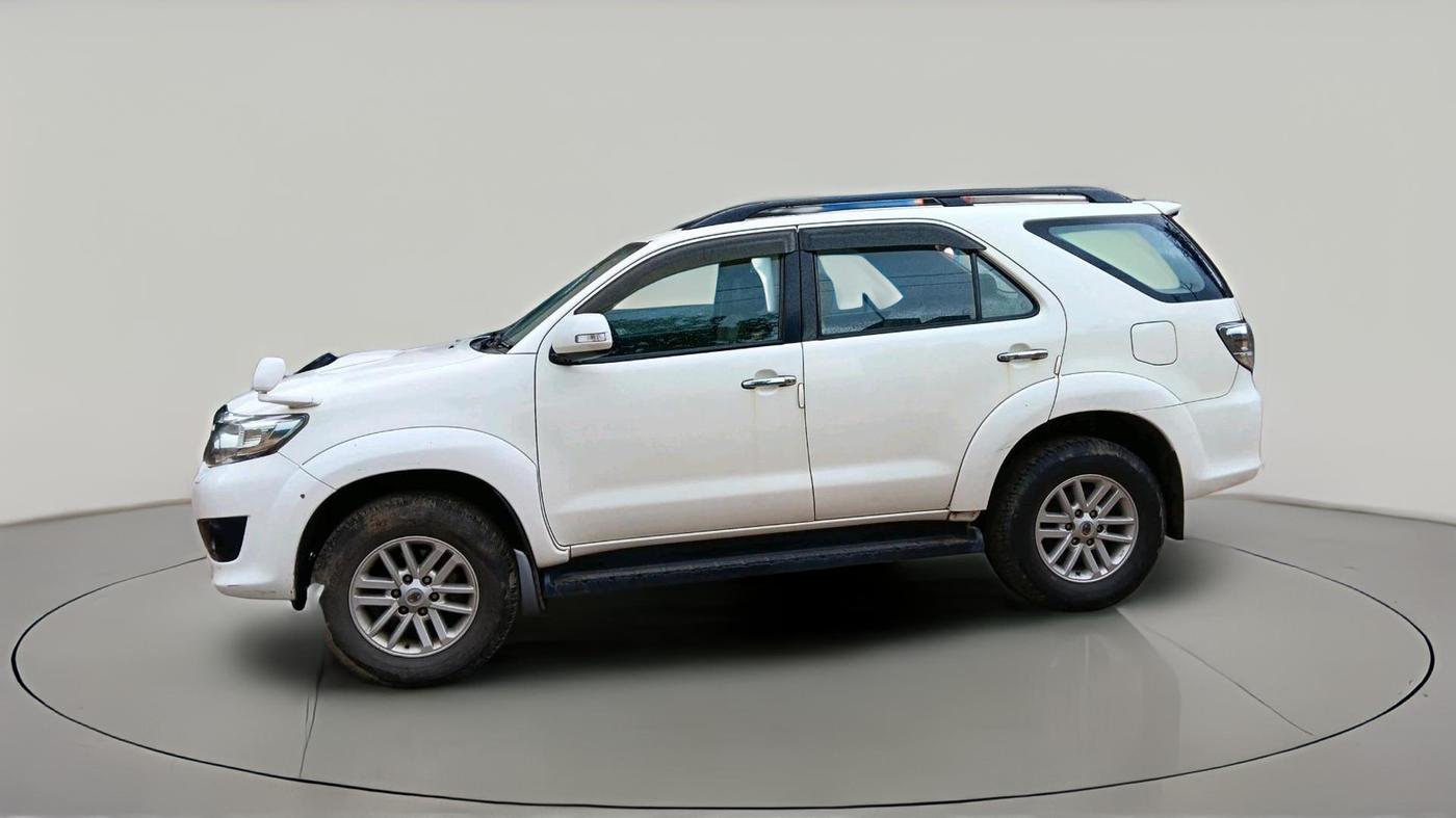 2014 Toyota Fortuner 3.0 4X2 MT, Diesel, Manual, 1,21,377 km, exterior