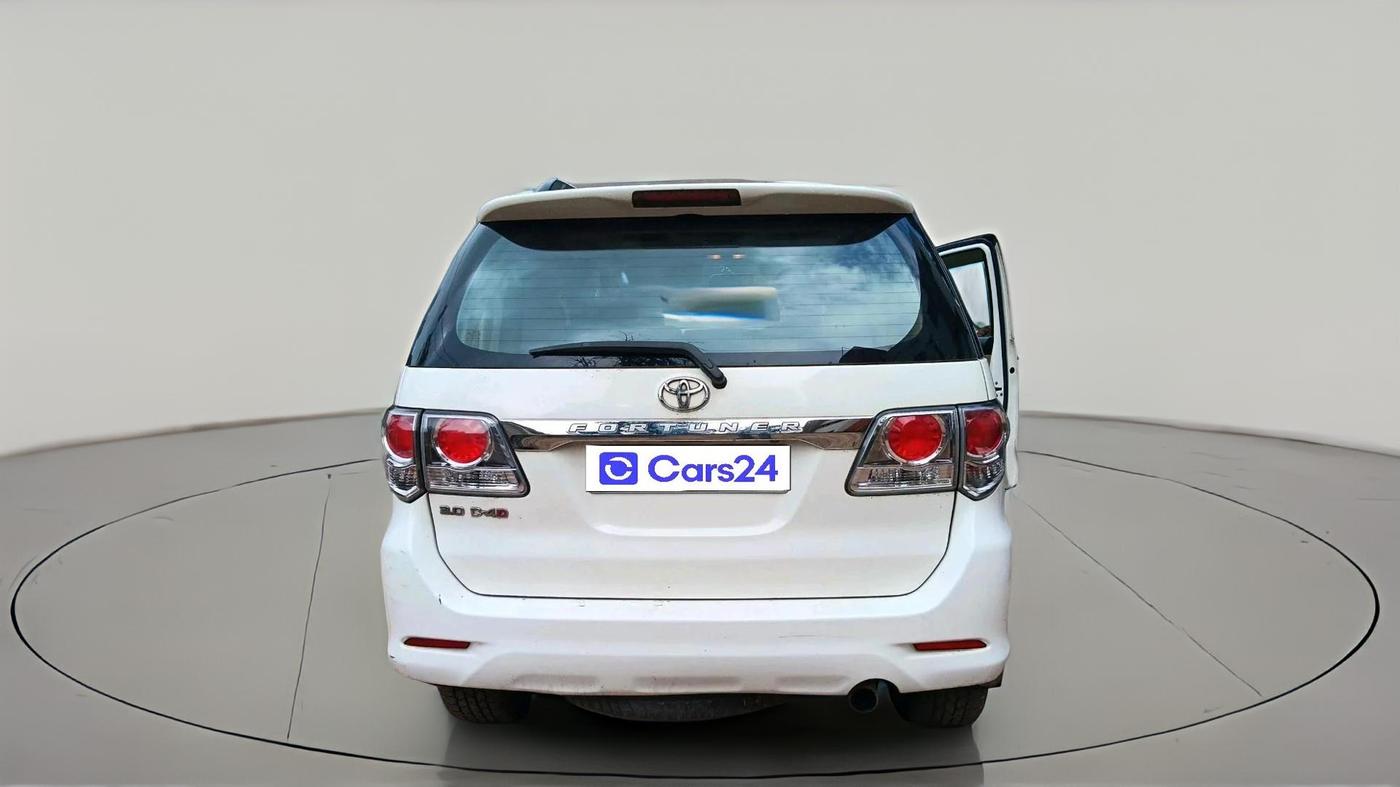 2014 Toyota Fortuner 3.0 4X2 MT, Diesel, Manual, 1,21,377 km, exterior