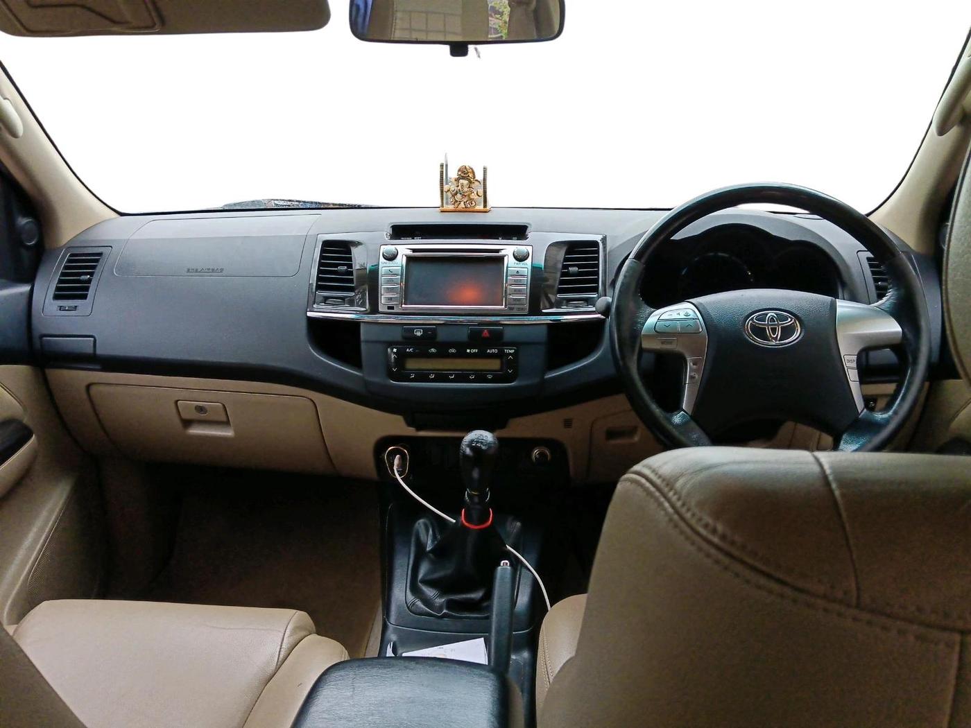 2014 Toyota Fortuner 3.0 4X2 MT, Diesel, Manual, 1,21,377 km, interior