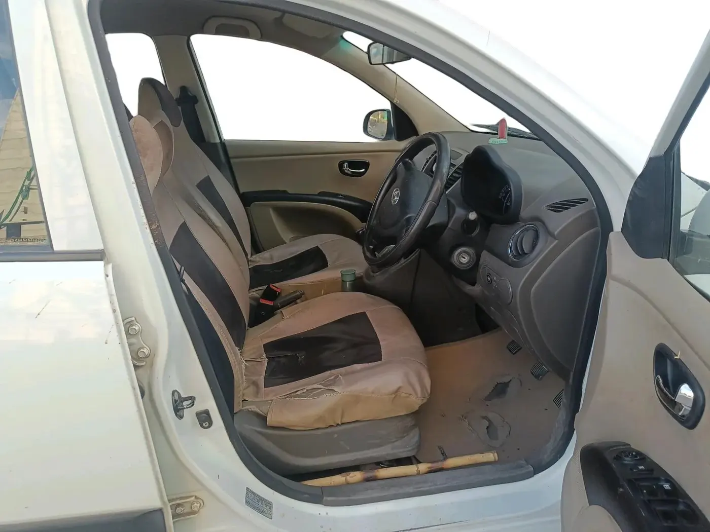 2012 Hyundai i10 MAGNA 1.2, CNG, Manual, 1,29,440 km, interior