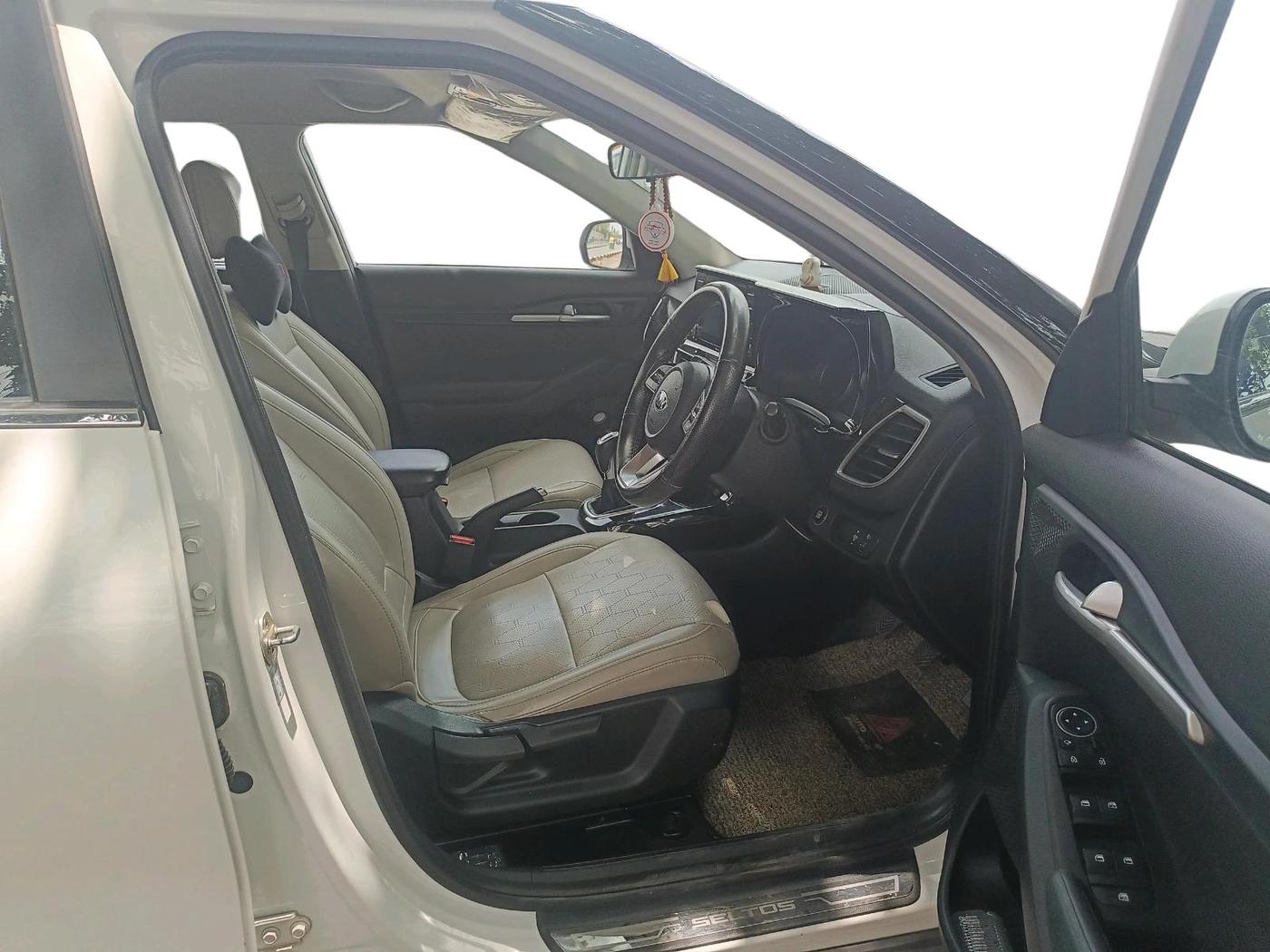 2020 KIA SELTOS HTK PLUS 1.5, Petrol, Manual, 68,826 km, interior