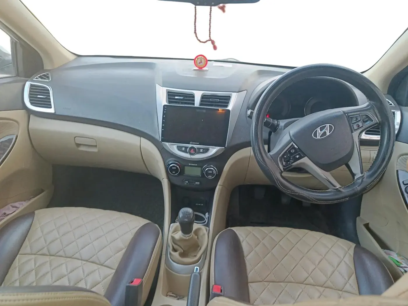 2013 Hyundai Verna FLUIDIC 1.6 CRDI SX, Diesel, Manual, 1,88,261 km, interior