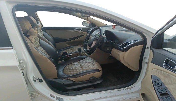 2013 Hyundai Verna FLUIDIC 1.6 CRDI SX, Diesel, Manual, 1,88,261 km, interior