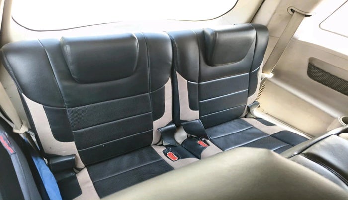 2017 Mahindra XUV500 W6, Diesel, Manual, 1,47,679 km, interior