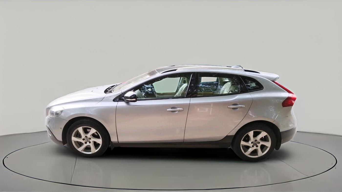 2013 Volvo V40 Cross Country D3, Diesel, Automatic, 90,003 km, exterior