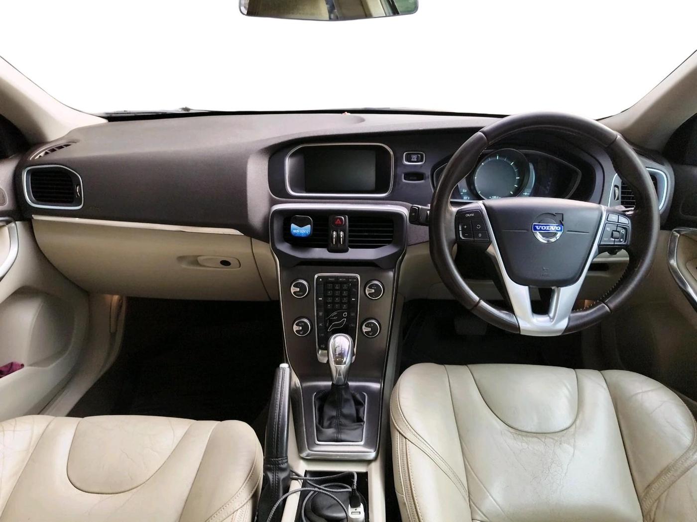 2013 Volvo V40 Cross Country D3, Diesel, Automatic, 90,003 km, interior