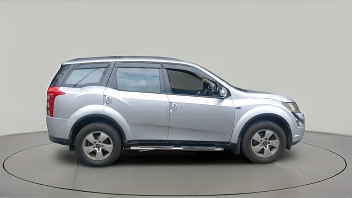 2013 Mahindra XUV500 W8, Diesel, Manual, 2,03,862 km, exterior