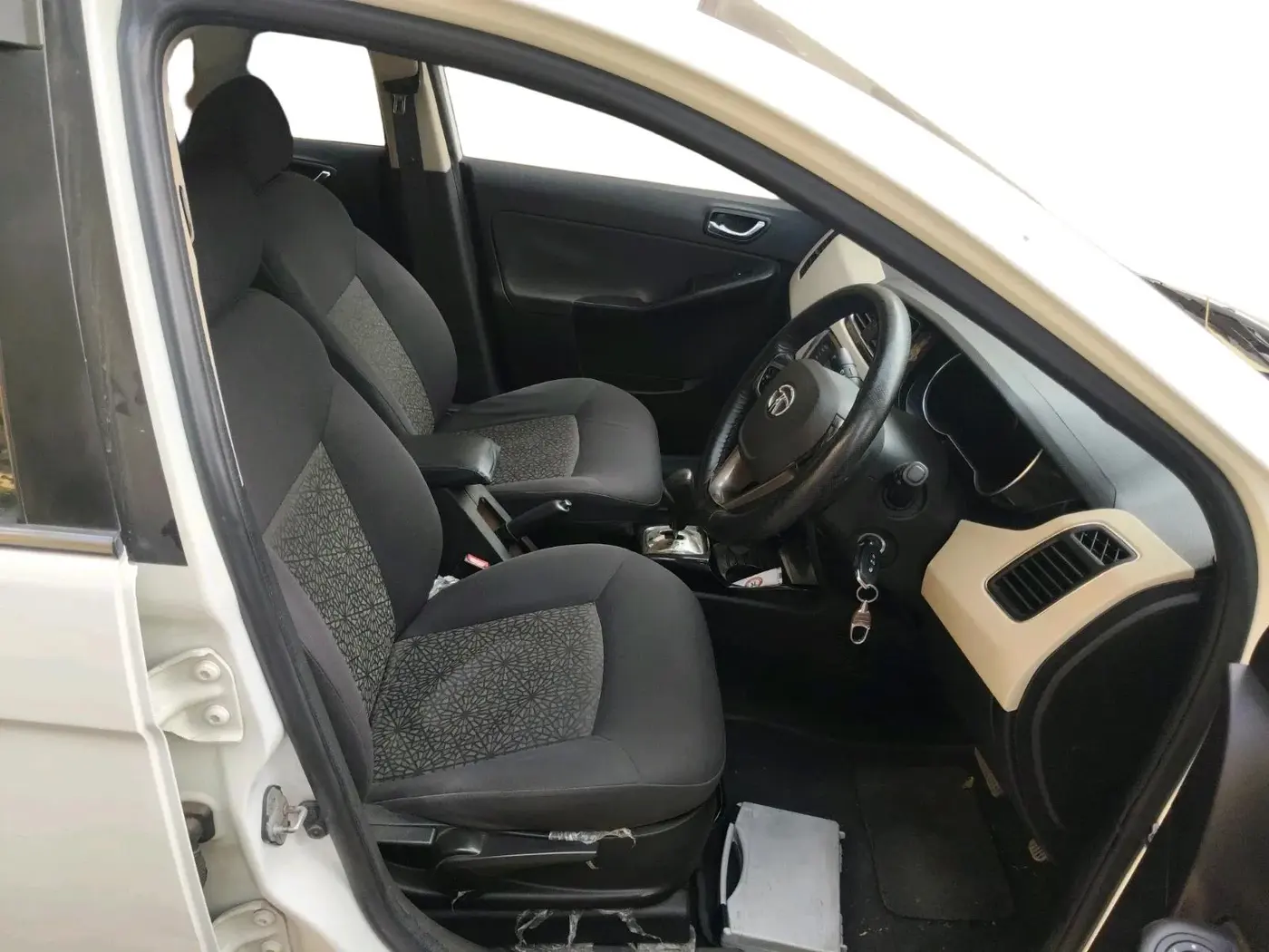 2017 Tata Zest XTA F-TRONIC DIESEL, Diesel, Automatic, 1,49,344 km, interior
