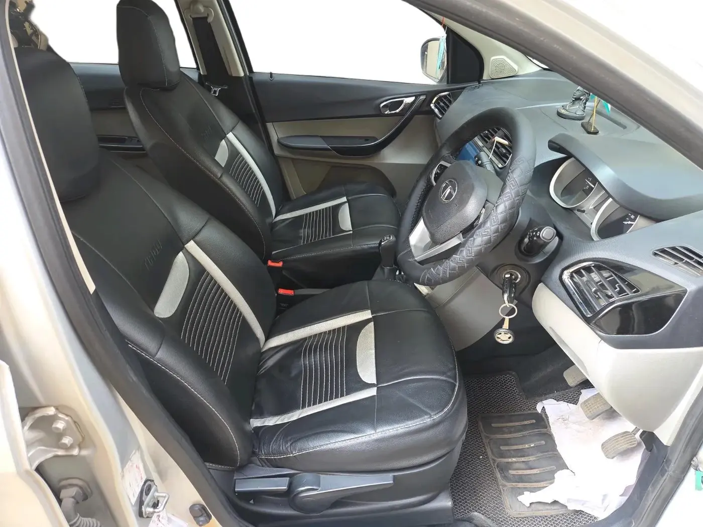 2017 Tata Tiago XZ PETROL, Petrol, Manual, 96,562 km, interior