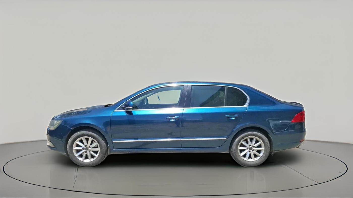 2014 Skoda Superb ELEGANCE 2.0 TDI CR AT, Diesel, Automatic, 1,05,317 km, exterior