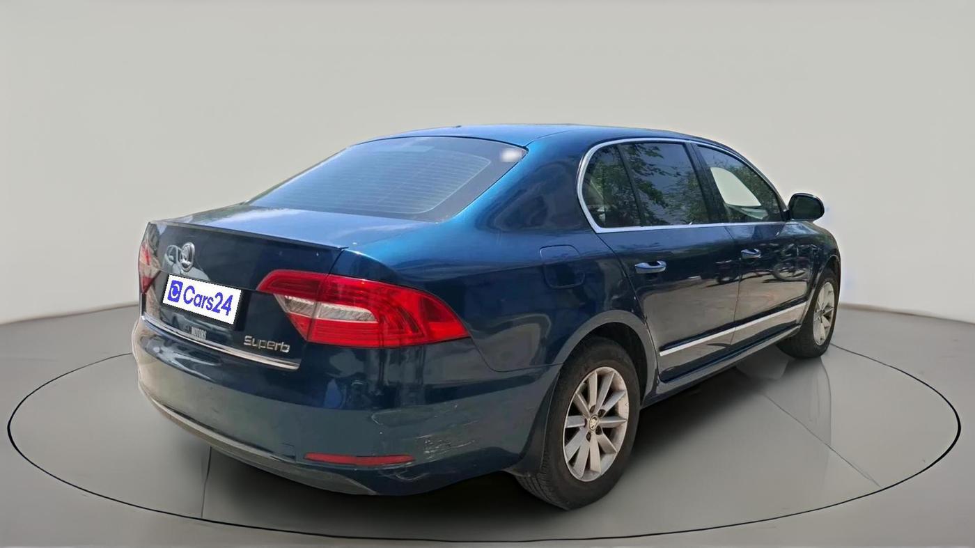2014 Skoda Superb ELEGANCE 2.0 TDI CR AT, Diesel, Automatic, 1,05,317 km, exterior