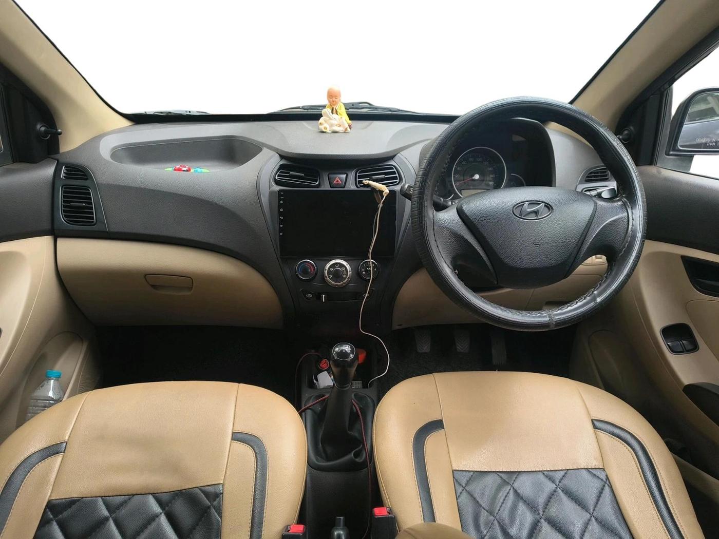 2018 Hyundai Eon ERA +, CNG, Manual, 92,380 km, interior