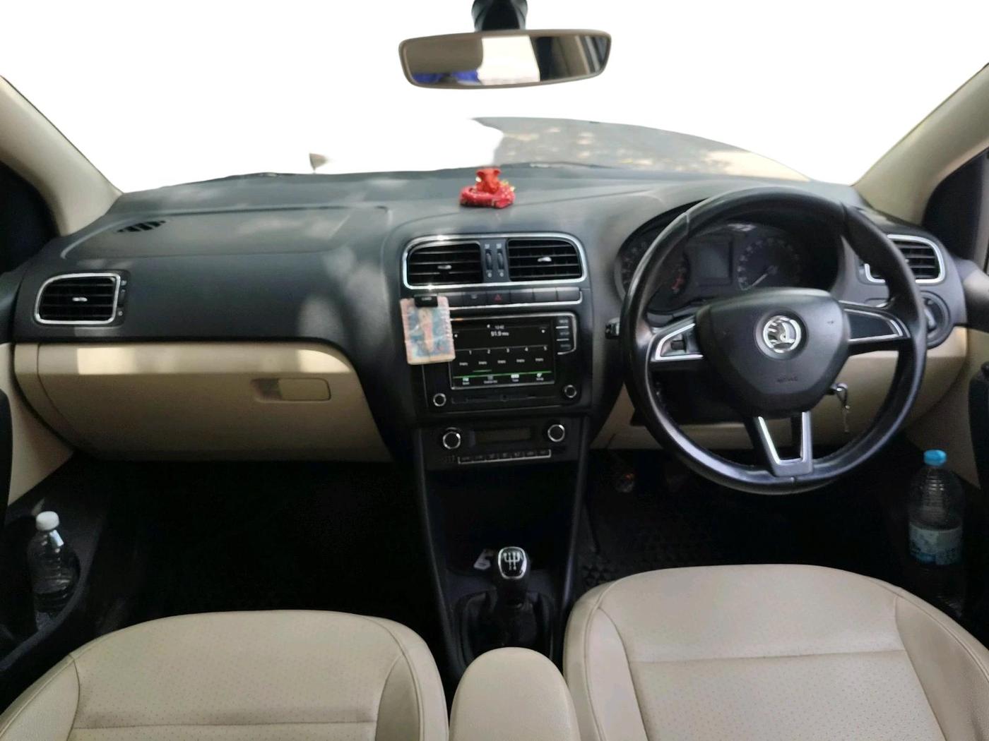 2017 Skoda Rapid STYLE 1.5 TDI, Diesel, Manual, 1,29,019 km, interior