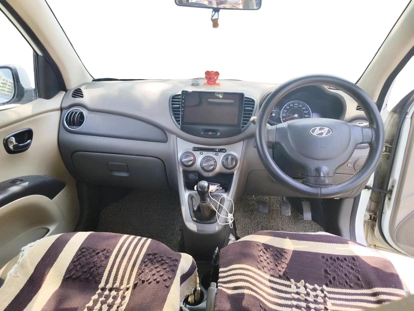 2011 Hyundai i10 MAGNA 1.2, Petrol, Manual, 1,06,036 km, interior