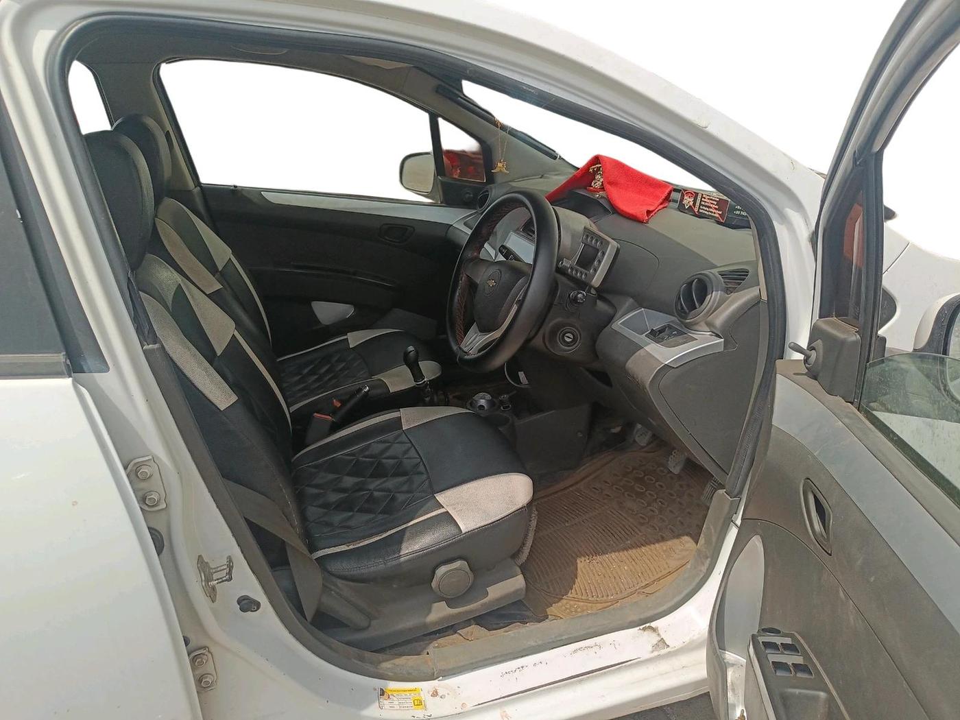 2015 Chevrolet Beat LT DIESEL, Diesel, Manual, 2,13,876 km, interior
