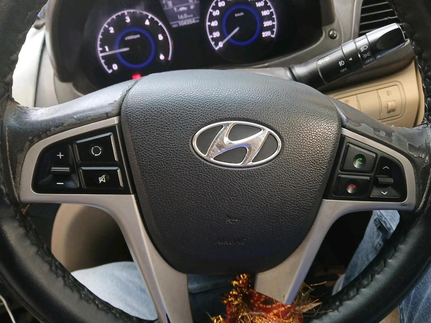 2014 Hyundai Verna FLUIDIC 1.6 CRDI SX OPT, Diesel, Manual, 1,04,254 km, interior