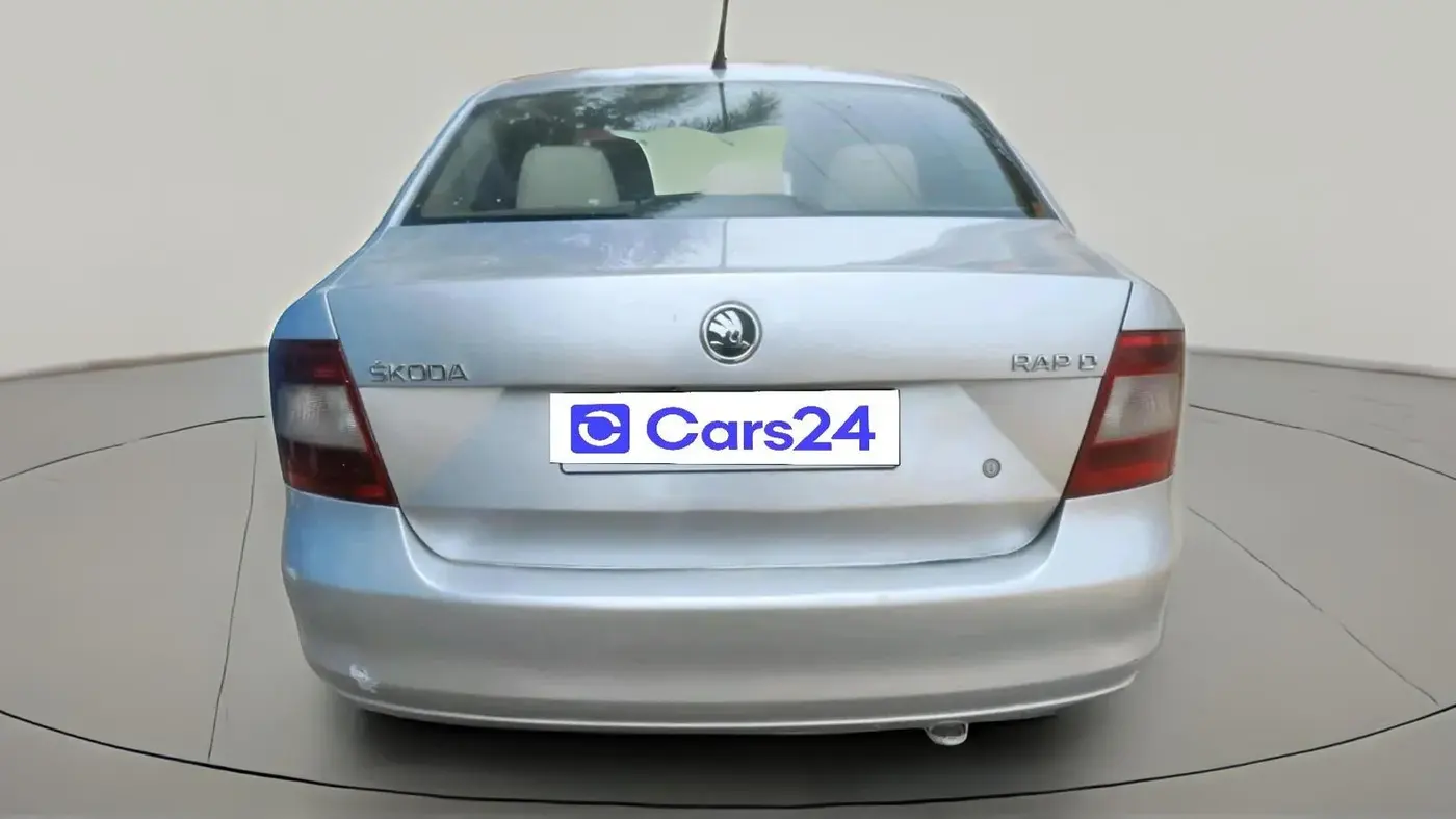 2014 Skoda Rapid ELEGANCE 1.6 TDI CR MT, Diesel, Manual, 85,936 km, exterior
