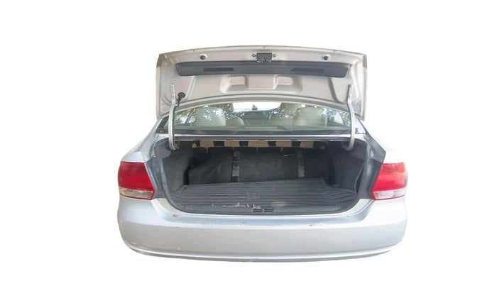 2011 Volkswagen Vento COMFORTLINE 1.6, CNG, Manual, 1,05,247 km, exterior