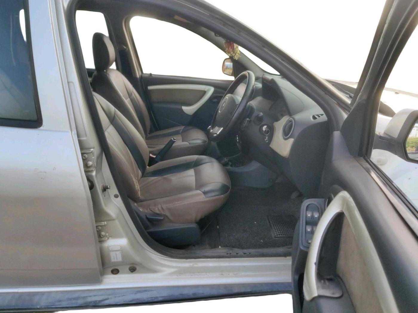 2012 Renault Duster 85 PS RXL DIESEL, Diesel, Manual, 1,44,781 km, interior
