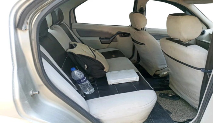 2013 Mahindra Verito Vibe CS 1.5 D4, Diesel, Manual, 89,030 km, interior